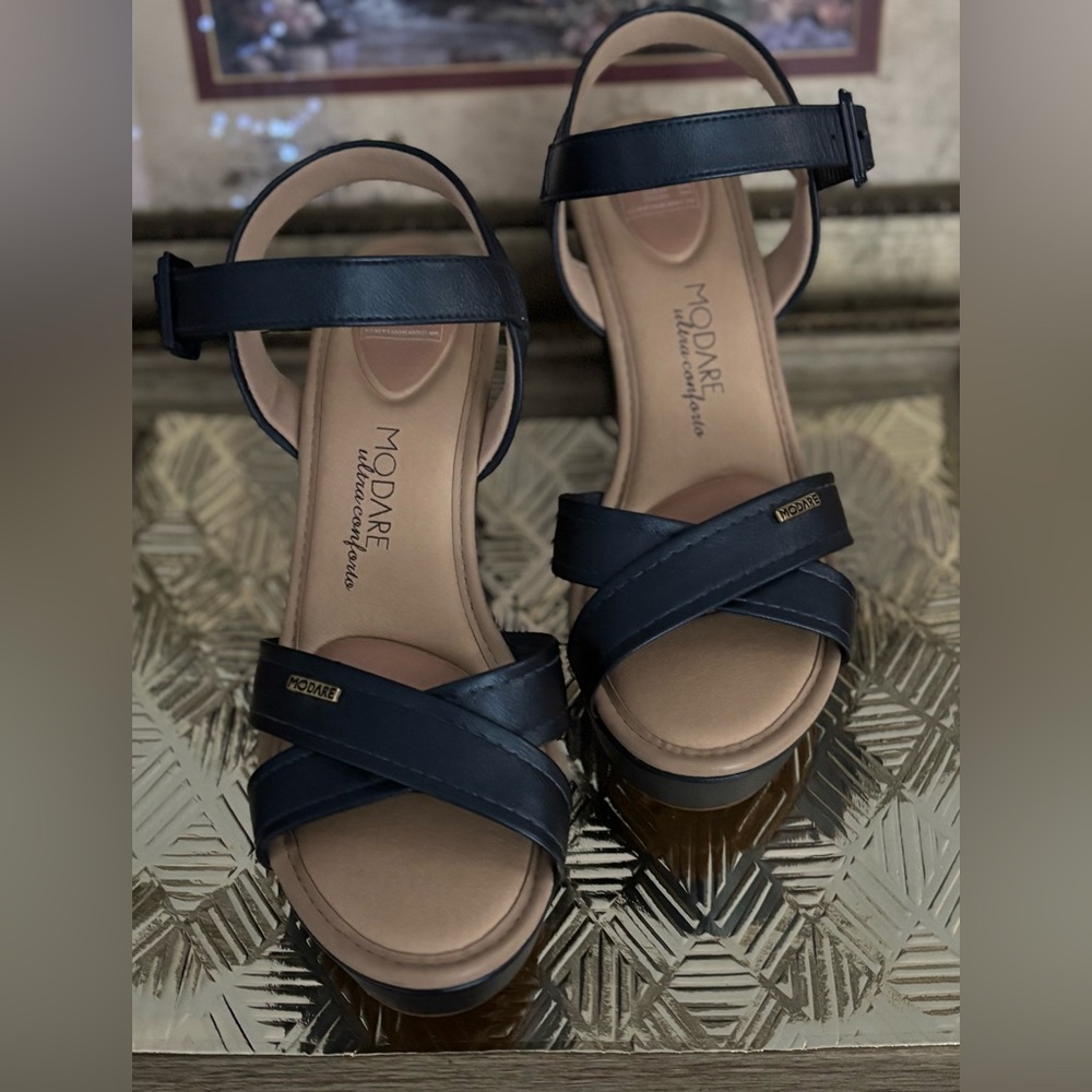 Modare Ultra Comfortable Sandals/Heels/Shoes
Dark Blue Size 8
